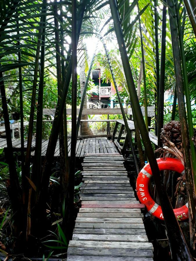 Готель Baan Glangsuan Bang Kobua Bang Chak Екстер'єр фото